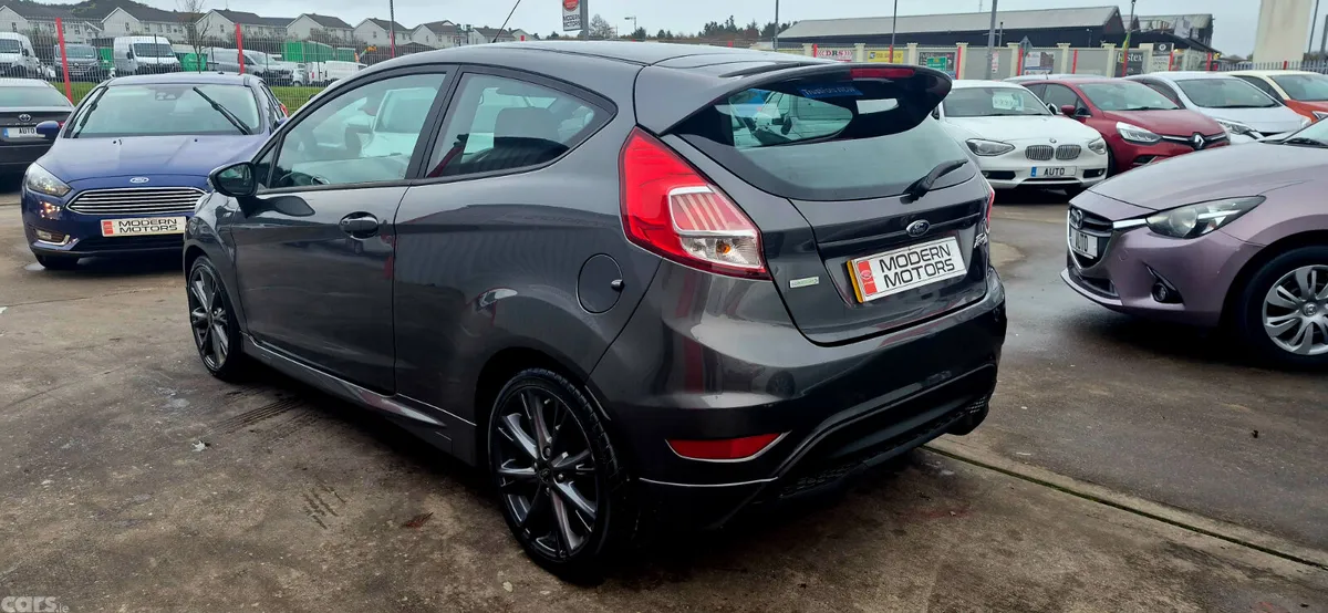 Ford Fiesta Hatchback, Petrol, 2016, Grey