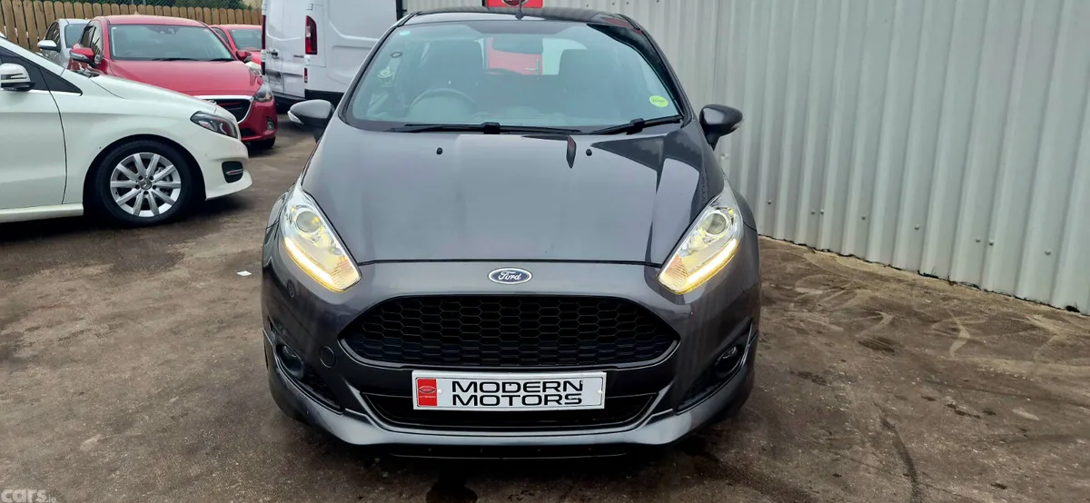 Ford Fiesta Hatchback, Petrol, 2016, Grey