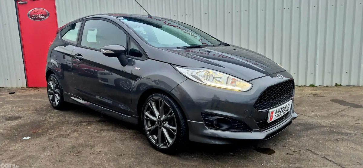 Ford Fiesta Hatchback, Petrol, 2016, Grey