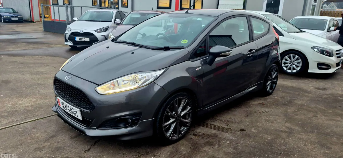 Ford Fiesta Hatchback, Petrol, 2016, Grey