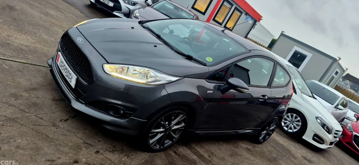 Ford Fiesta Hatchback, Petrol, 2016, Grey