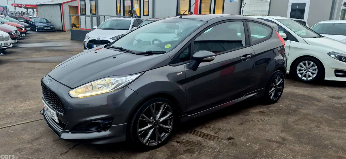 Ford Fiesta Hatchback, Petrol, 2016, Grey