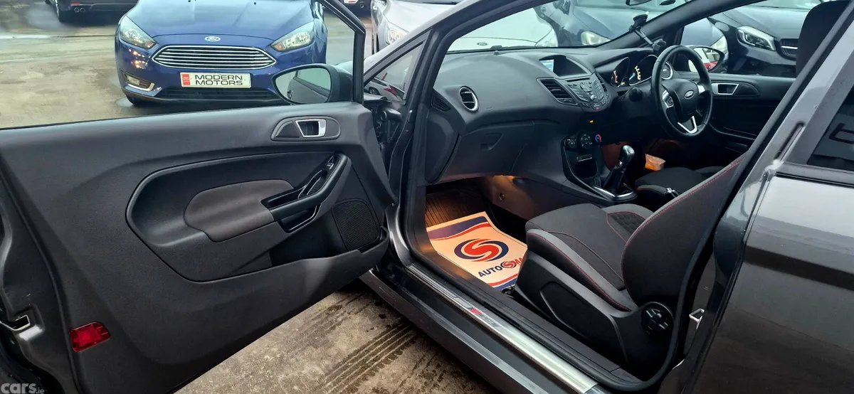 Ford Fiesta Hatchback, Petrol, 2016, Grey