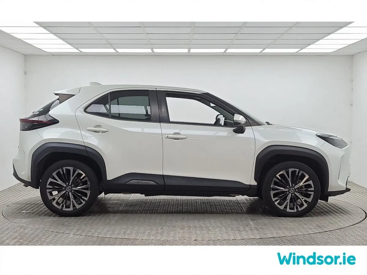 Toyota Yaris Cross SUV, Petrol Hybrid, 2021, White