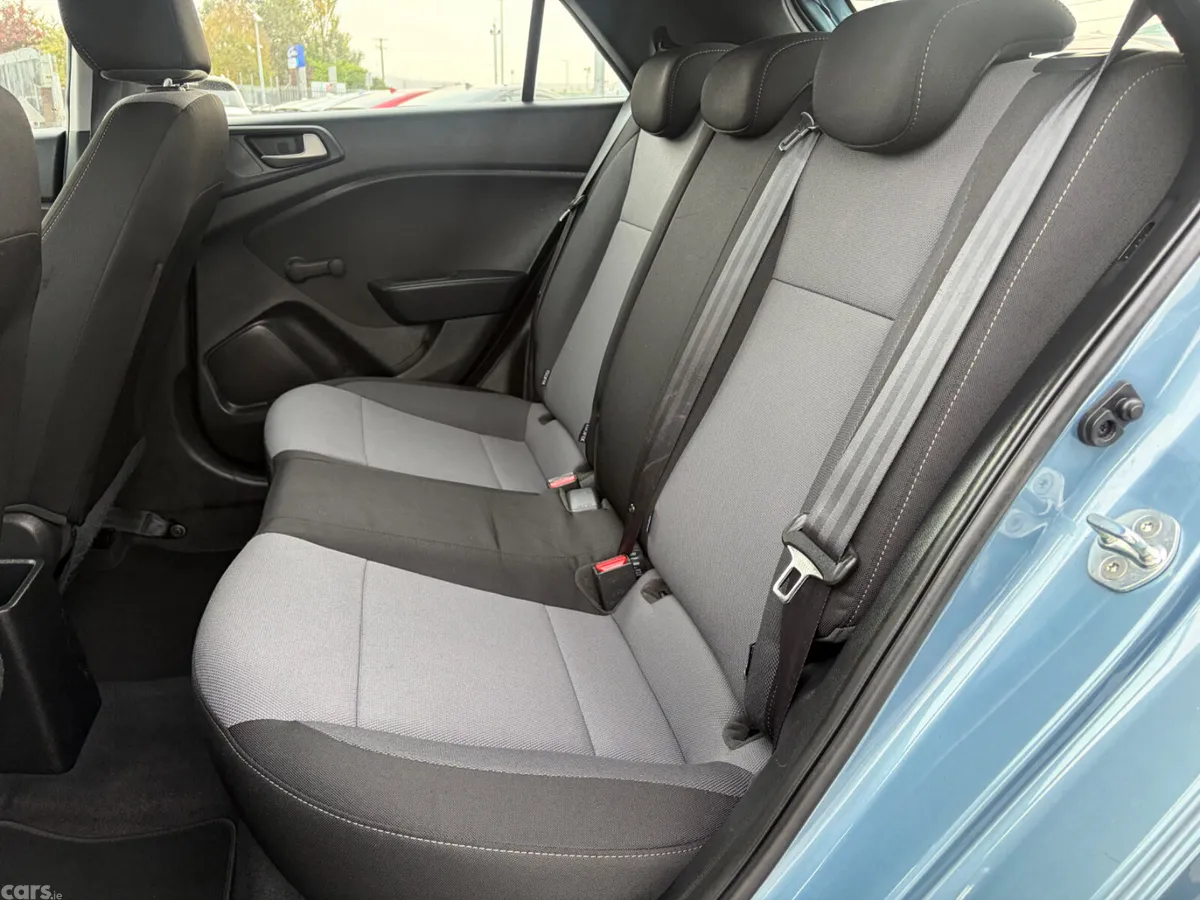 Hyundai i20 Hatchback, Petrol, 2018, Blue