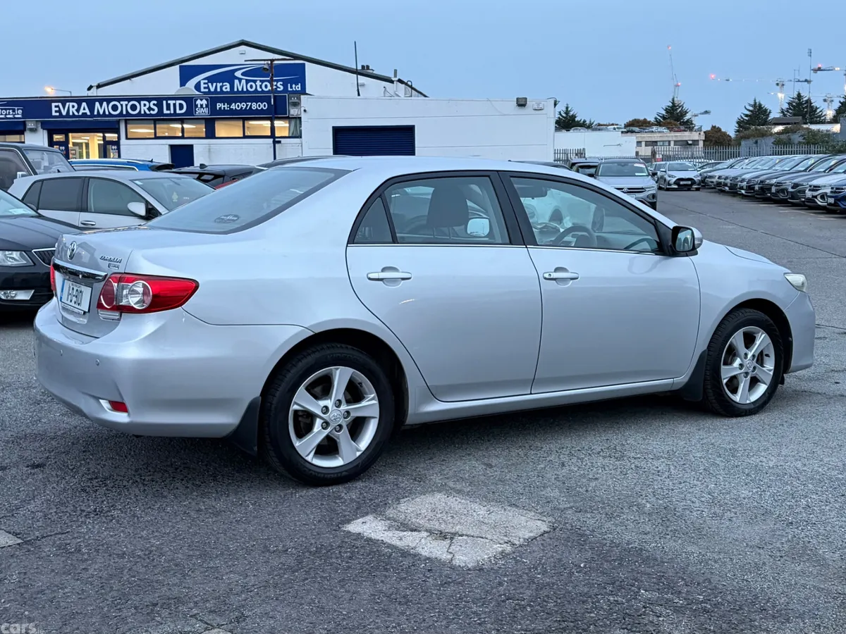 Toyota Corolla Saloon, Diesel, 2011, Silver