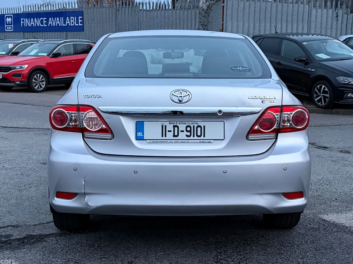 Toyota Corolla Saloon, Diesel, 2011, Silver