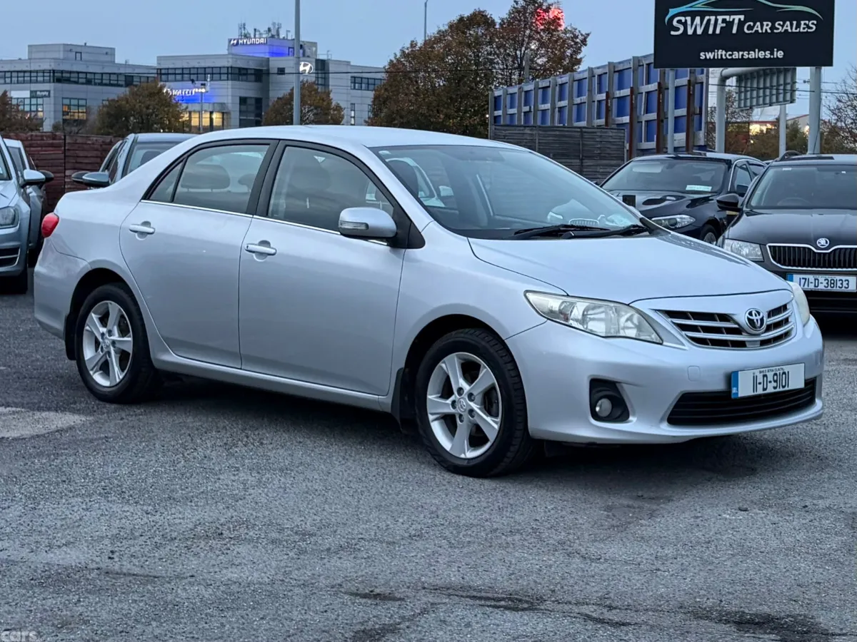 Toyota Corolla Saloon, Diesel, 2011, Silver