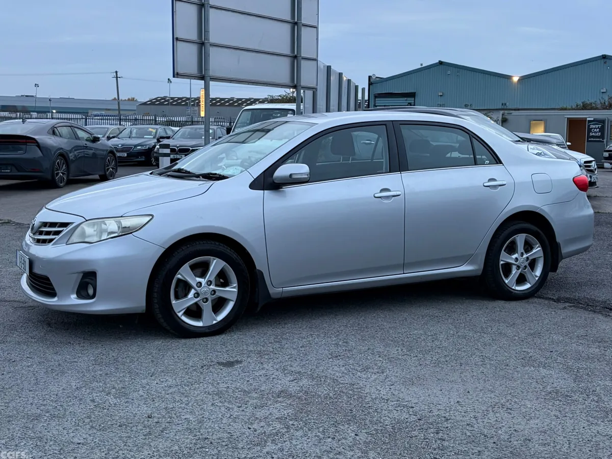 Toyota Corolla Saloon, Diesel, 2011, Silver