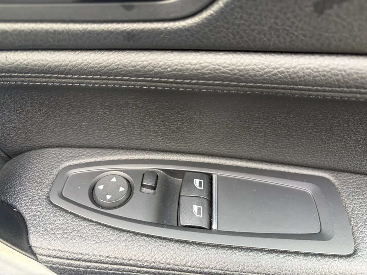 BMW 1-Series Hatchback, Petrol, 2019, Blue