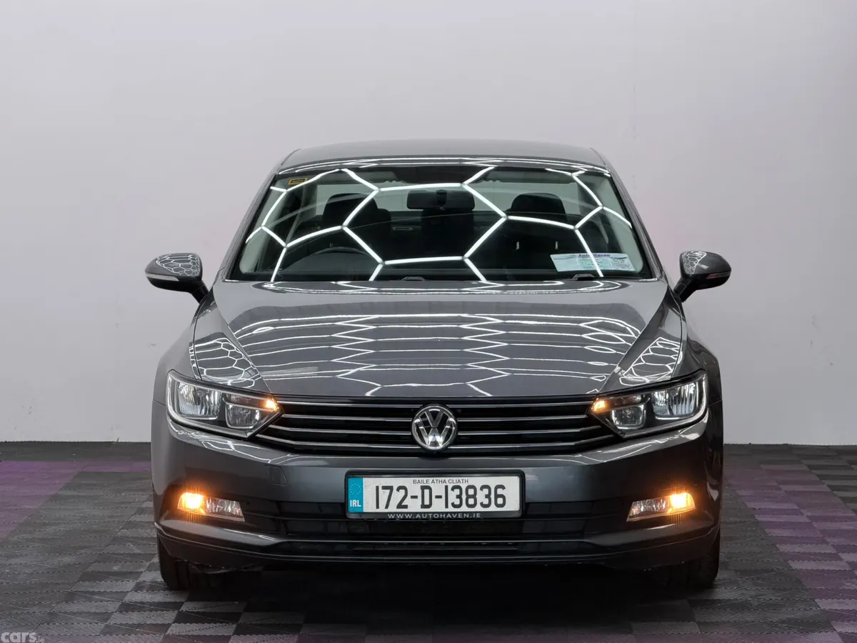 Volkswagen Passat Saloon, Diesel, 2017, Grey