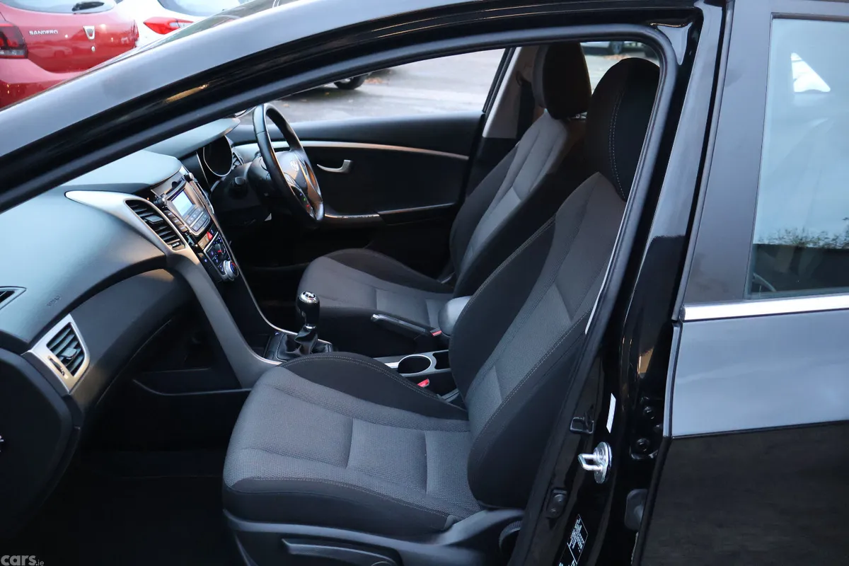 Hyundai i30 Hatchback, Diesel, 2016, Black