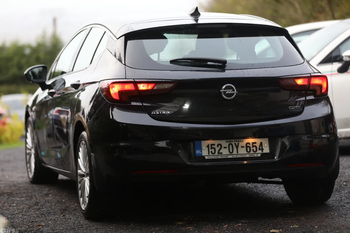 Opel Astra Hatchback, Diesel, 2015, Black