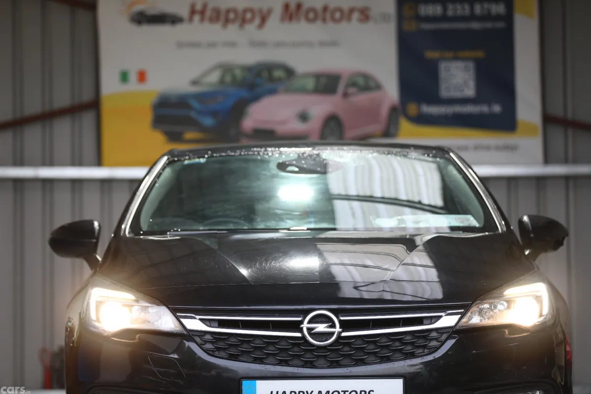 Opel Astra Hatchback, Diesel, 2015, Black