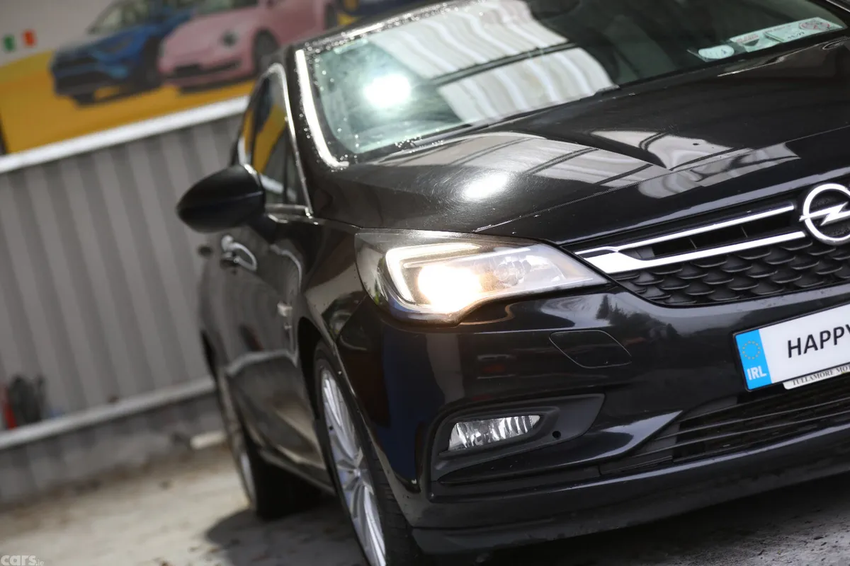 Opel Astra Hatchback, Diesel, 2015, Black