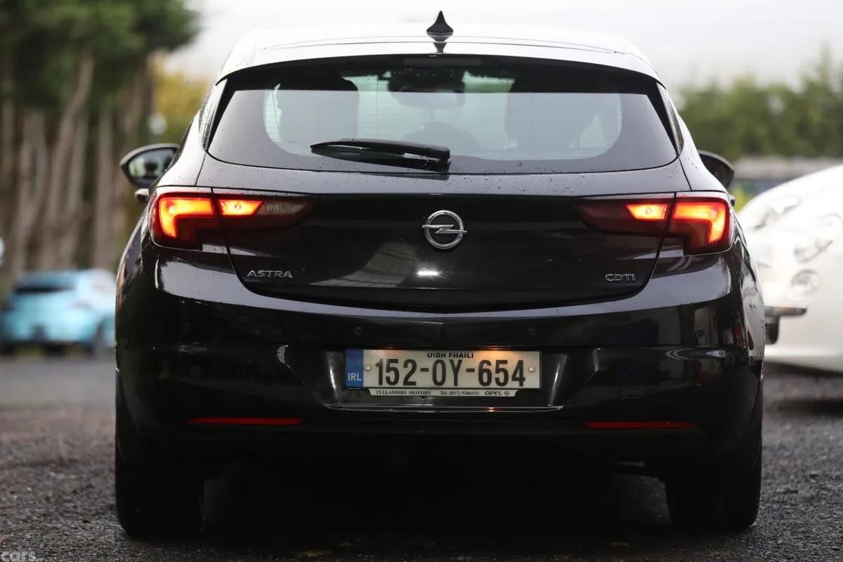 Opel Astra Hatchback, Diesel, 2015, Black