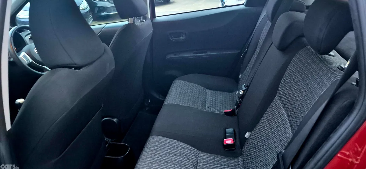 Toyota Yaris Hatchback, Diesel, 2014, Red