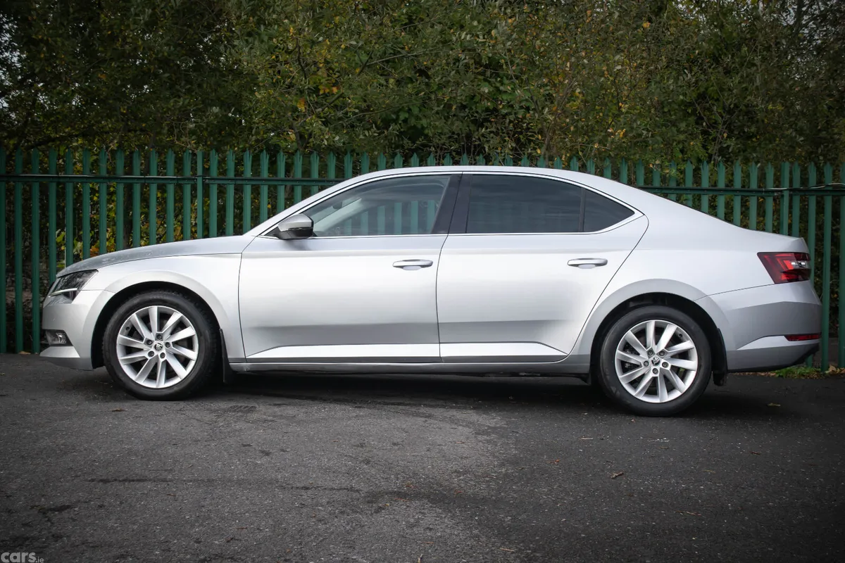 Skoda Superb Saloon, Diesel, 2018, Grey