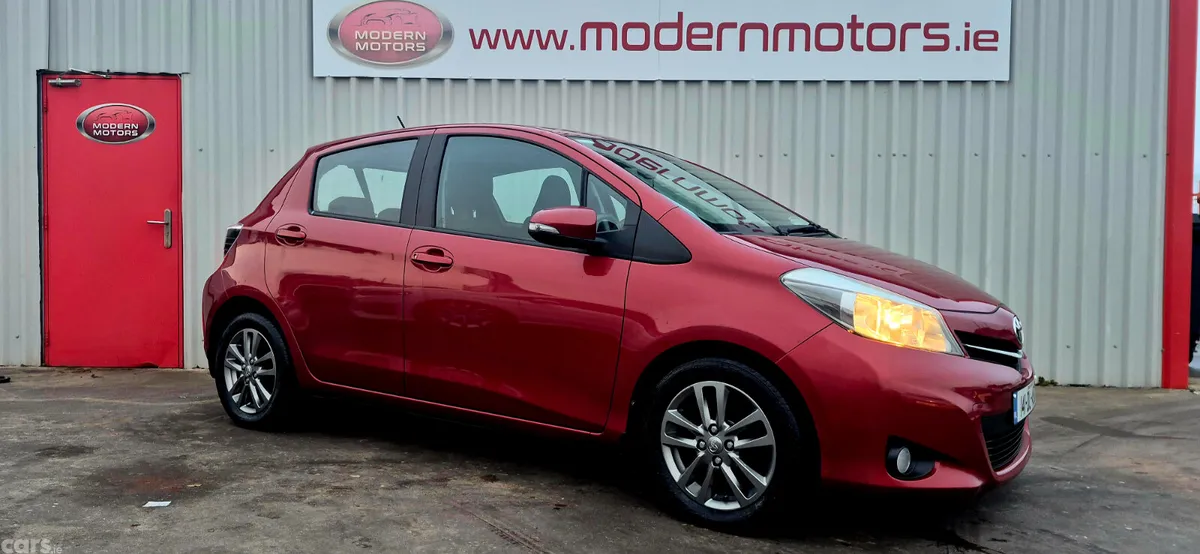 Toyota Yaris Hatchback, Diesel, 2014, Red