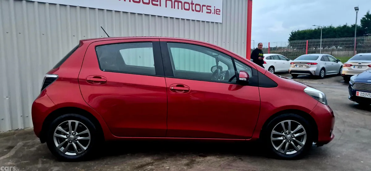 Toyota Yaris Hatchback, Diesel, 2014, Red