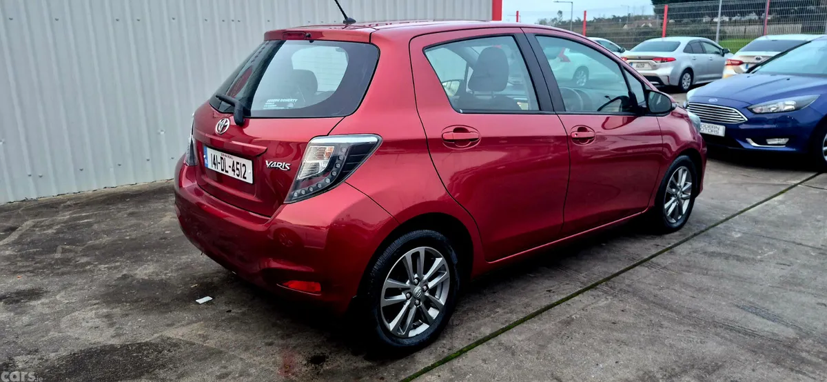 Toyota Yaris Hatchback, Diesel, 2014, Red