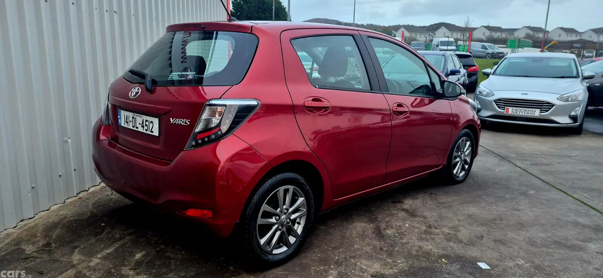 Toyota Yaris Hatchback, Diesel, 2014, Red