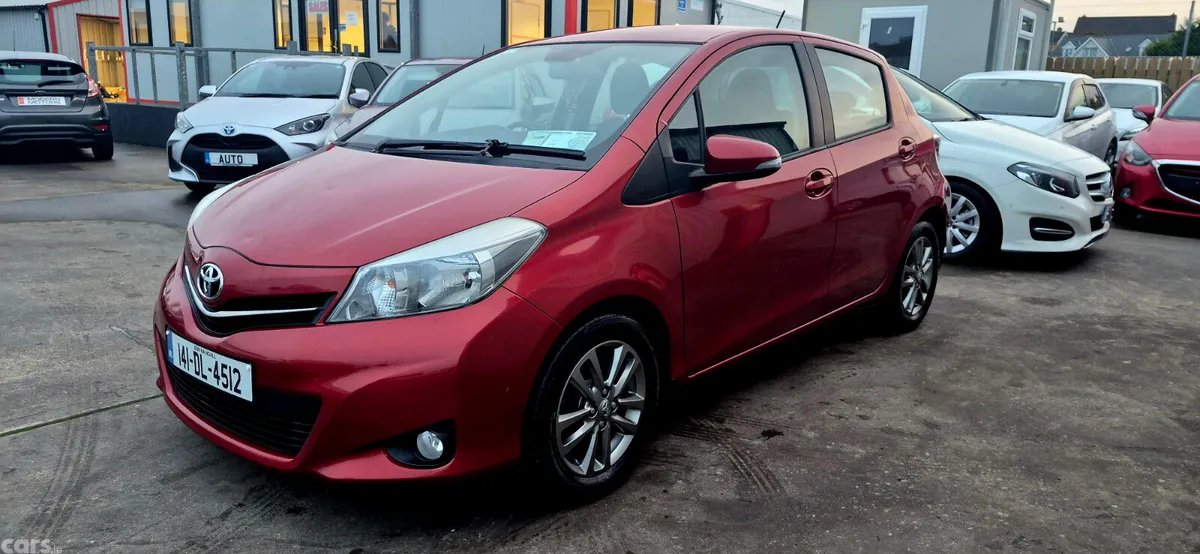 Toyota Yaris Hatchback, Diesel, 2014, Red