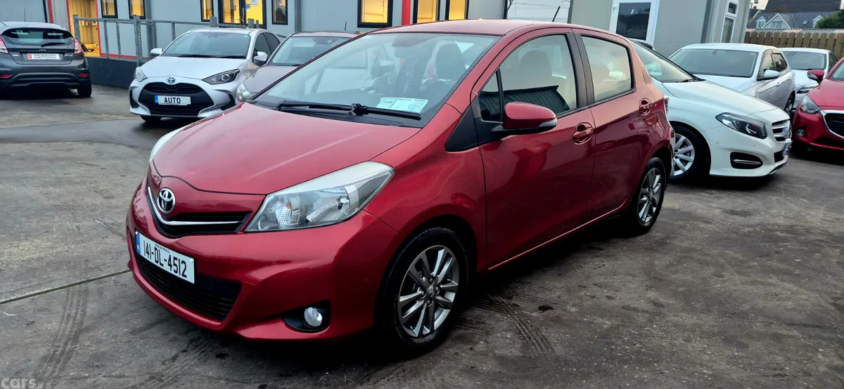 Toyota Yaris Hatchback, Diesel, 2014, Red