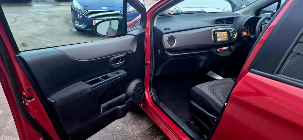 Toyota Yaris Hatchback, Diesel, 2014, Red