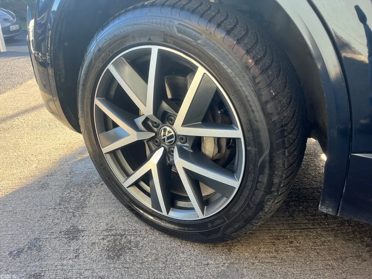 Volkswagen Touareg SUV, Diesel, 2021, Blue