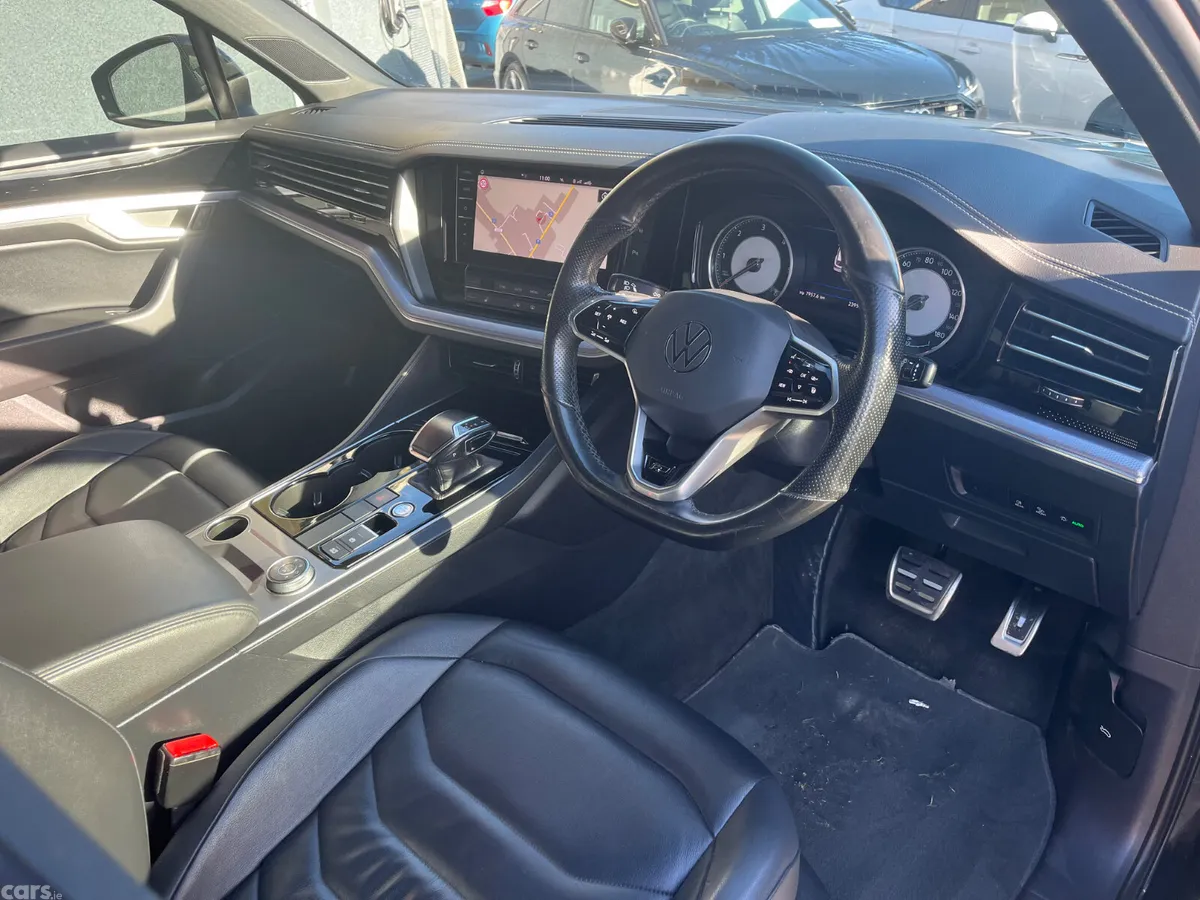 Volkswagen Touareg SUV, Diesel, 2021, Blue