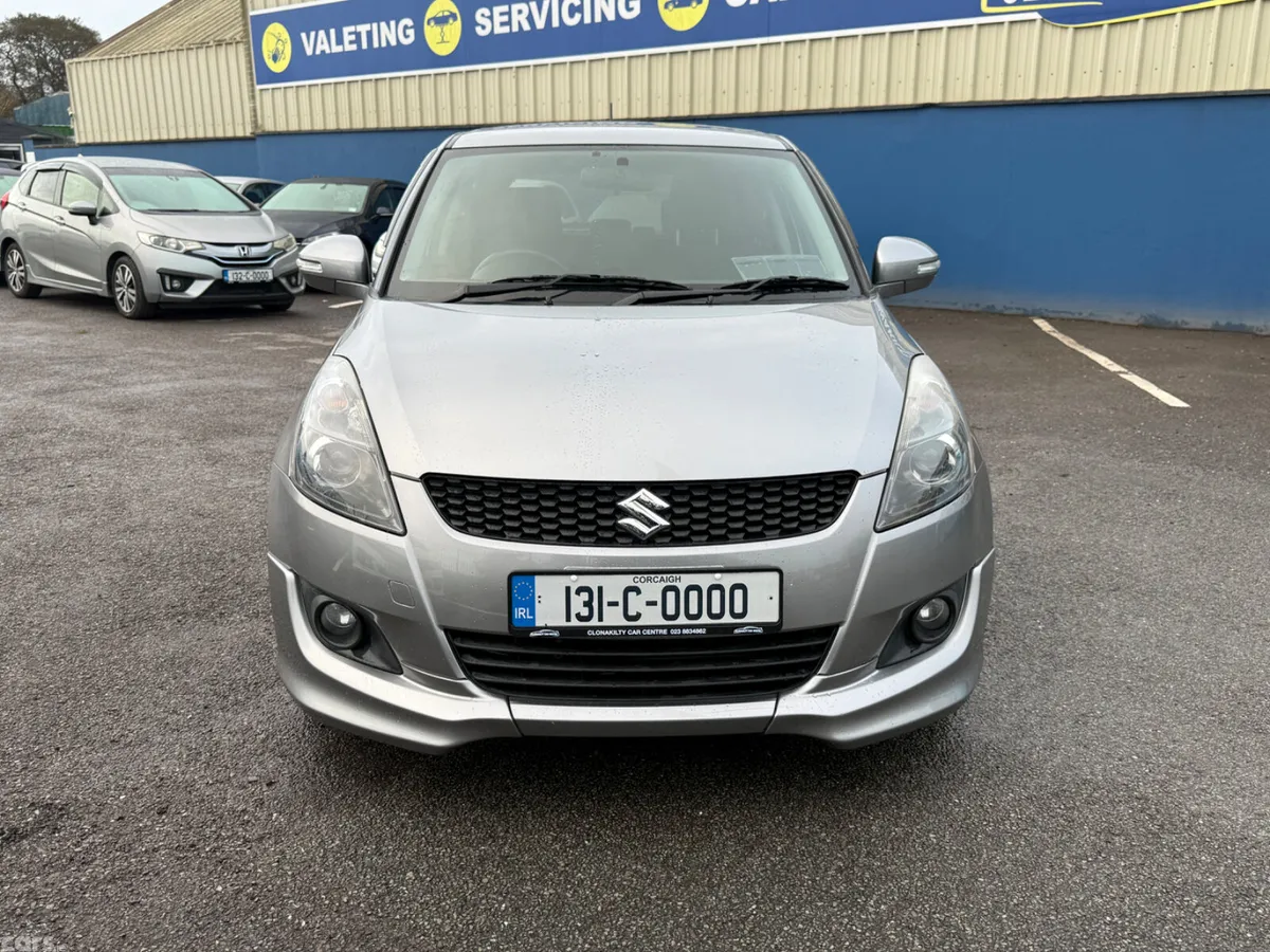 Suzuki Swift Hatchback, Petrol, 2013, Silver
