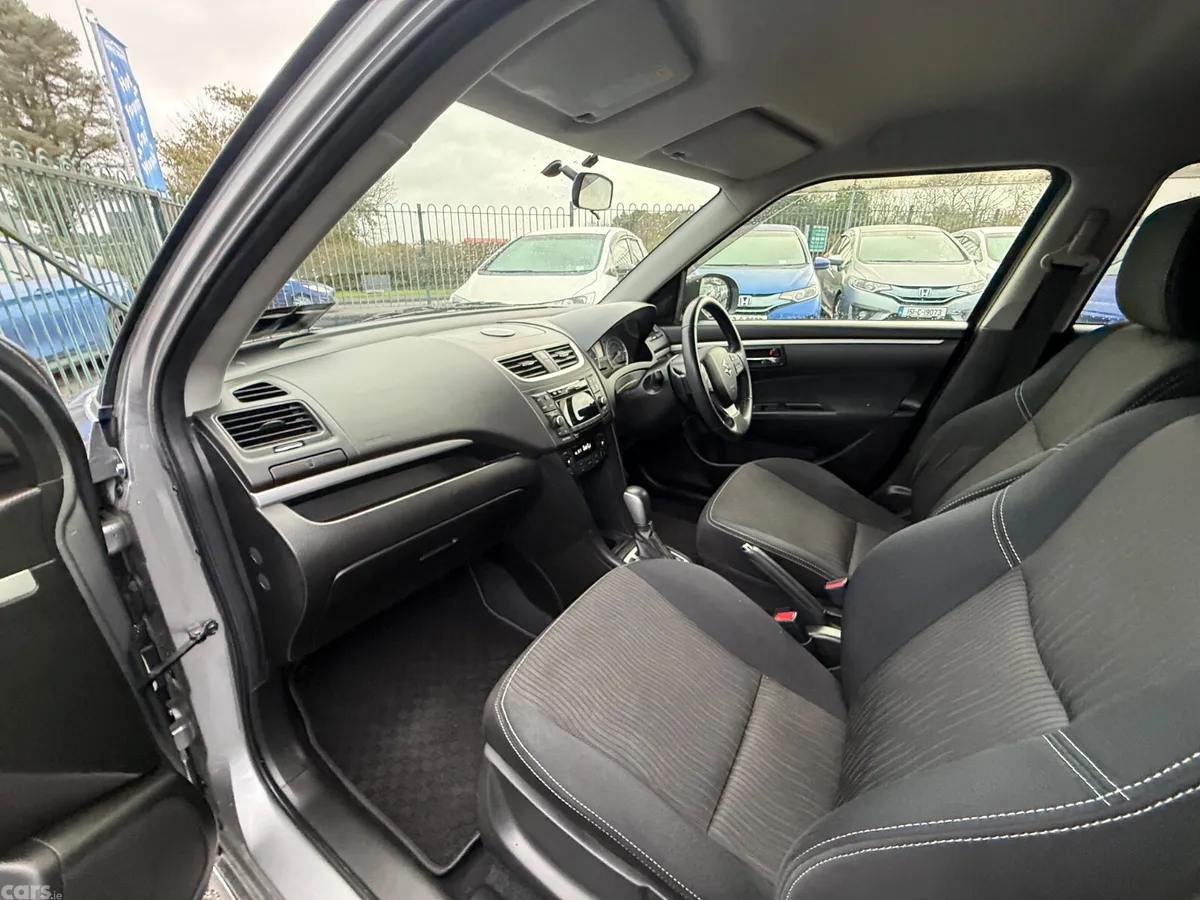 Suzuki Swift Hatchback, Petrol, 2013, Silver