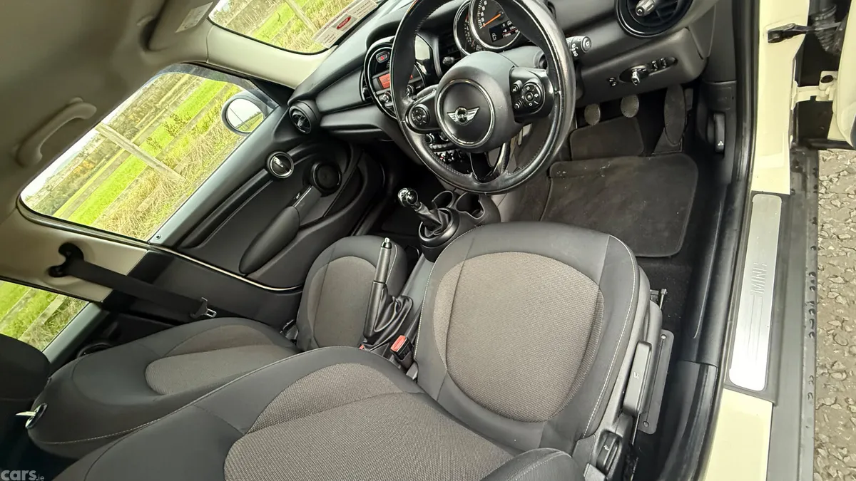 Mini One Hatchback, Diesel, 2016, White