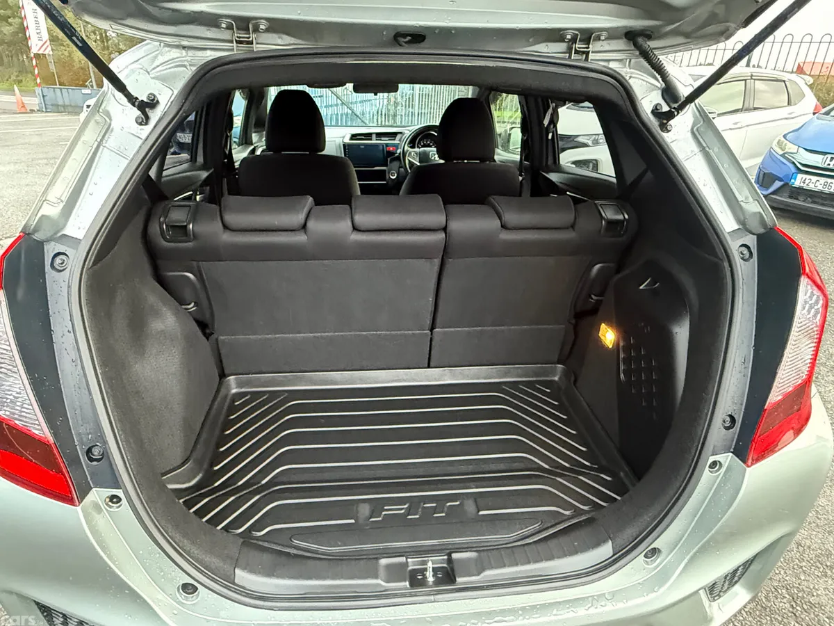 Honda Fit Hatchback, Petrol Hybrid, 2014, Grey