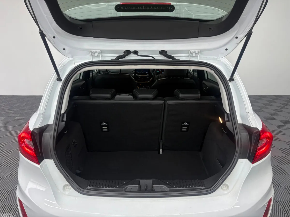 Ford Fiesta Hatchback, Petrol, 2020, White