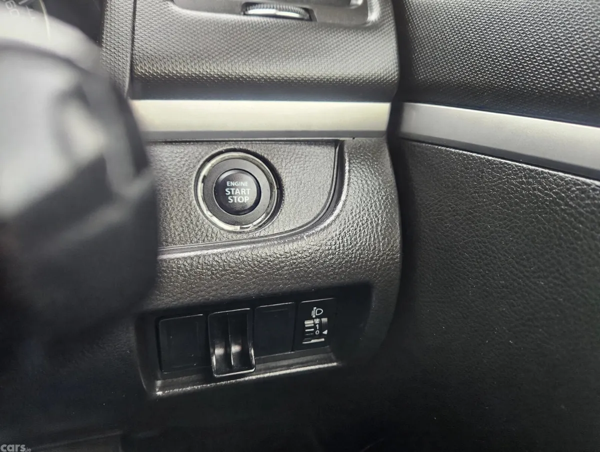 Suzuki Swift Hatchback, Petrol, 2013, White