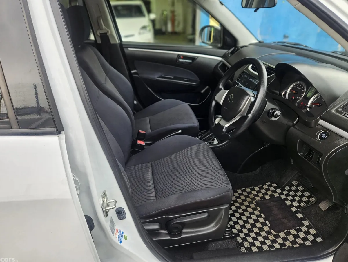 Suzuki Swift Hatchback, Petrol, 2013, White