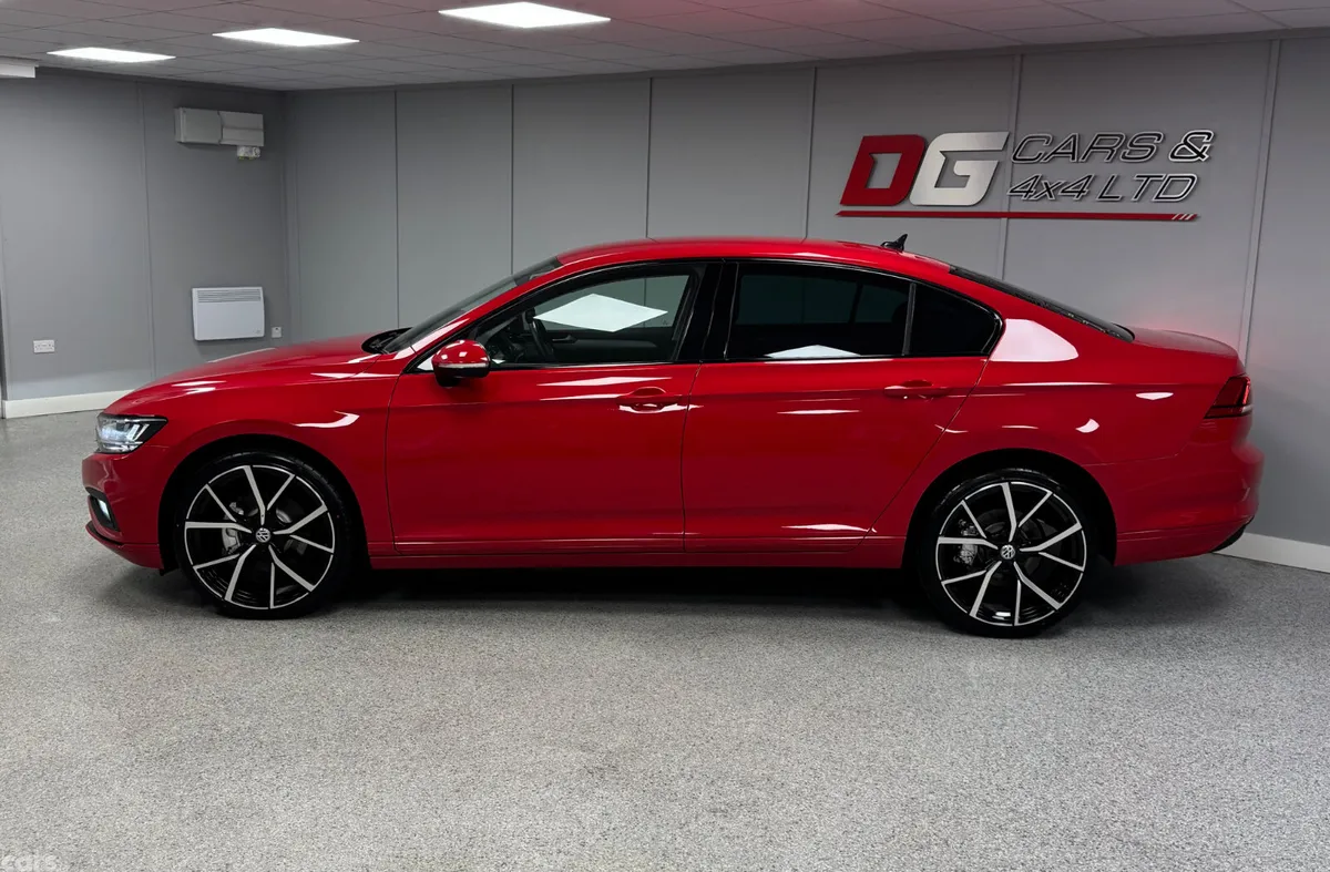 Volkswagen Passat Saloon, Diesel, 2022, Red