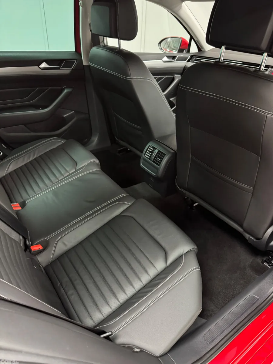 Volkswagen Passat Saloon, Diesel, 2022, Red
