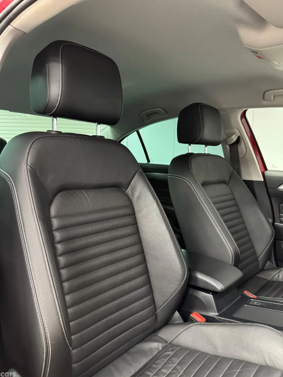 Volkswagen Passat Saloon, Diesel, 2022, Red