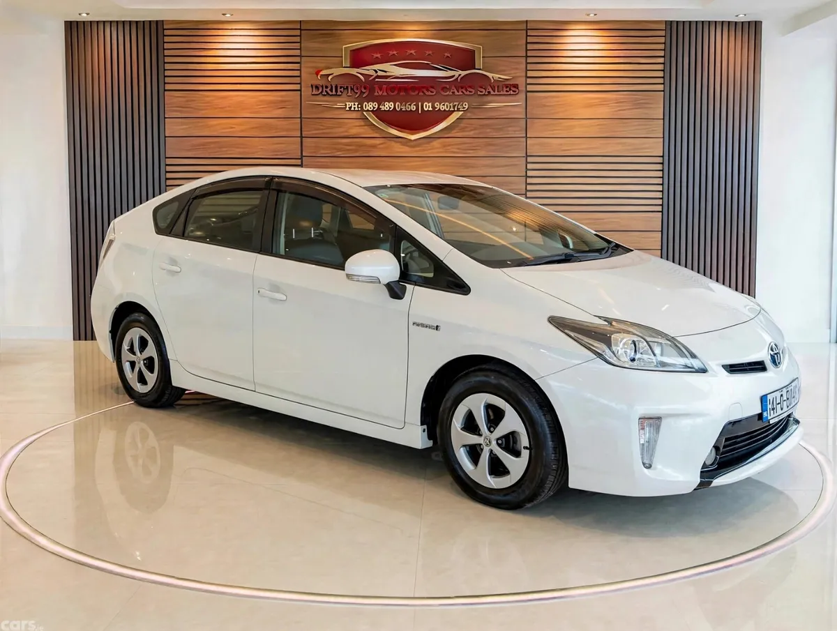 Toyota Prius Hatchback, Petrol Hybrid, 2014, White