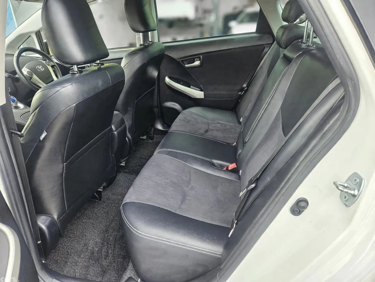 Toyota Prius Hatchback, Petrol Hybrid, 2014, White