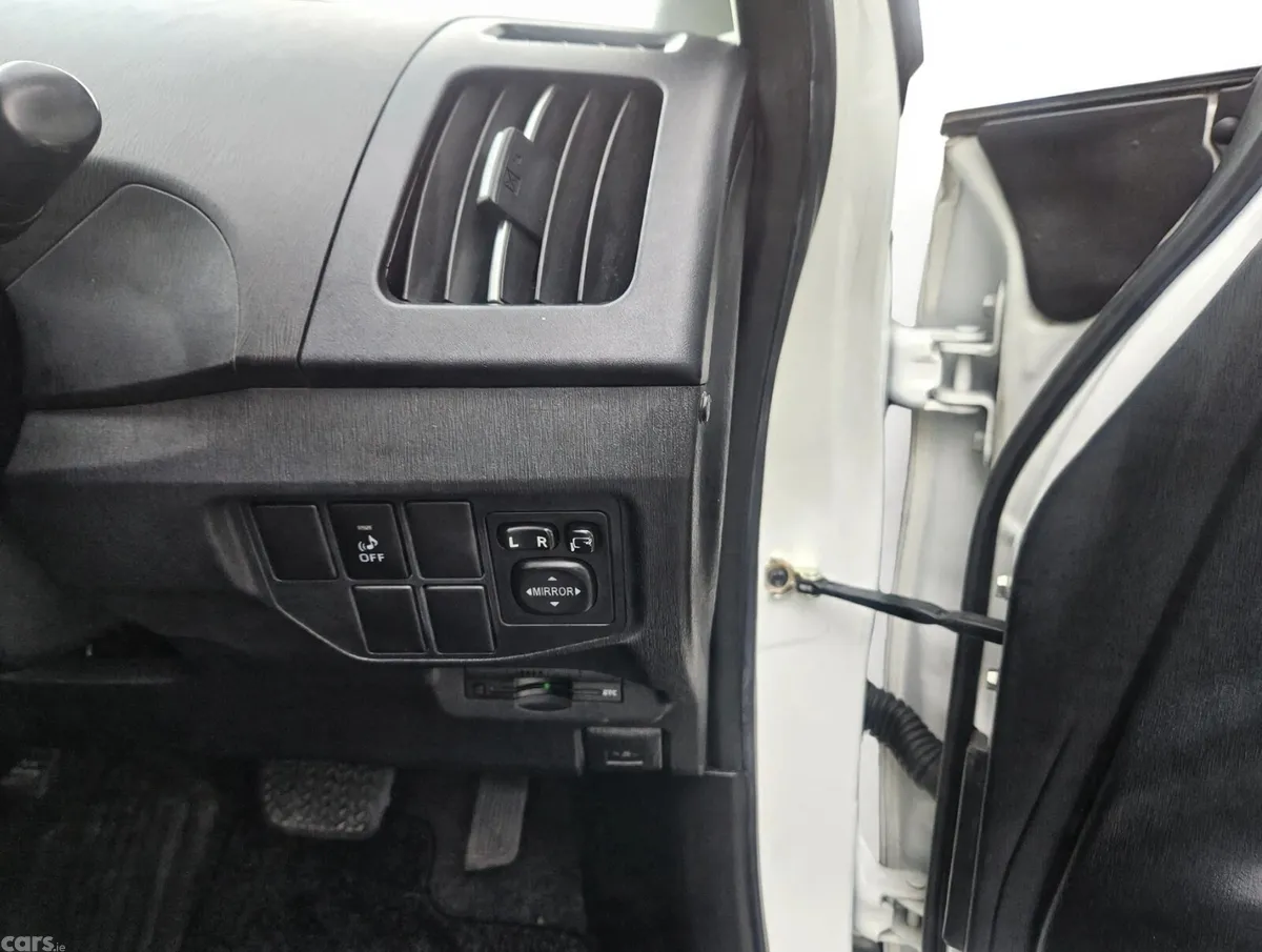 Toyota Prius Hatchback, Petrol Hybrid, 2014, White