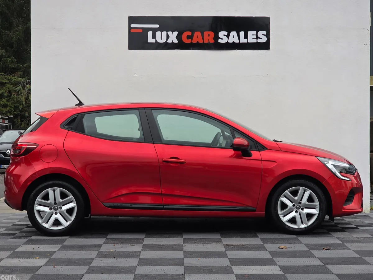 Renault Clio Hatchback, Petrol, 2022, Red