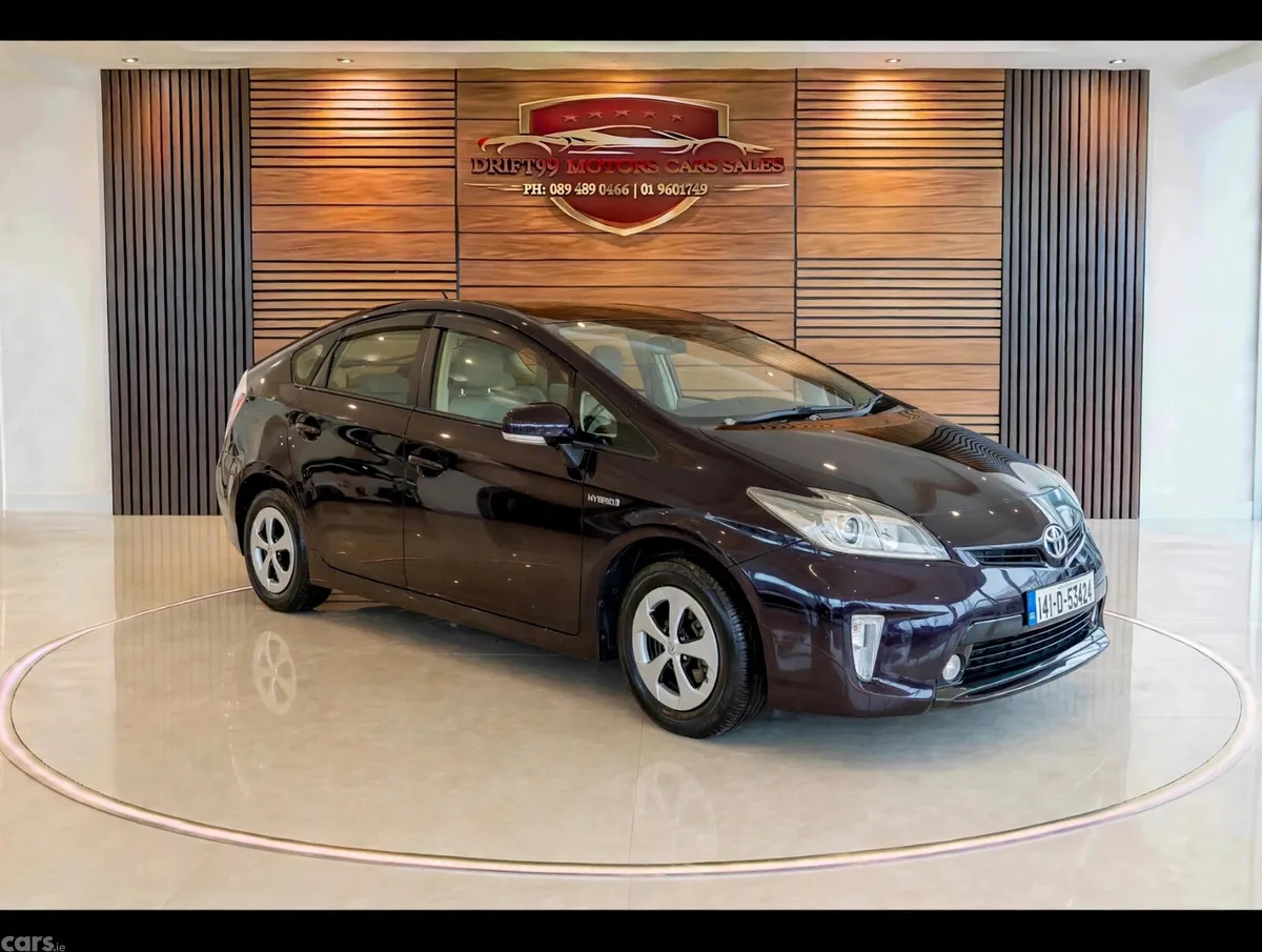 Toyota Prius Hatchback, Petrol Hybrid, 2014, Red