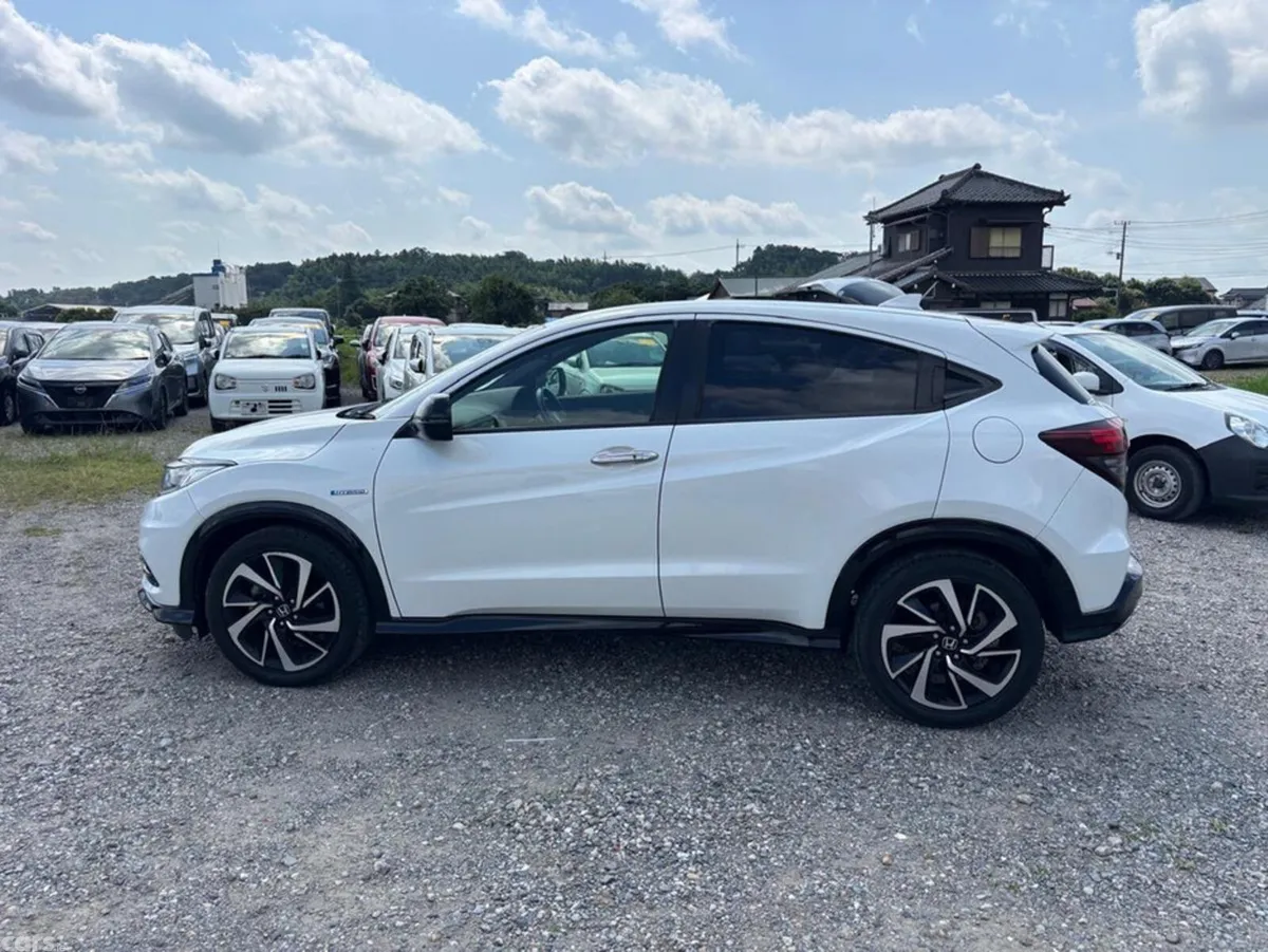 Honda Vezel SUV, Petrol Hybrid, 2018, White
