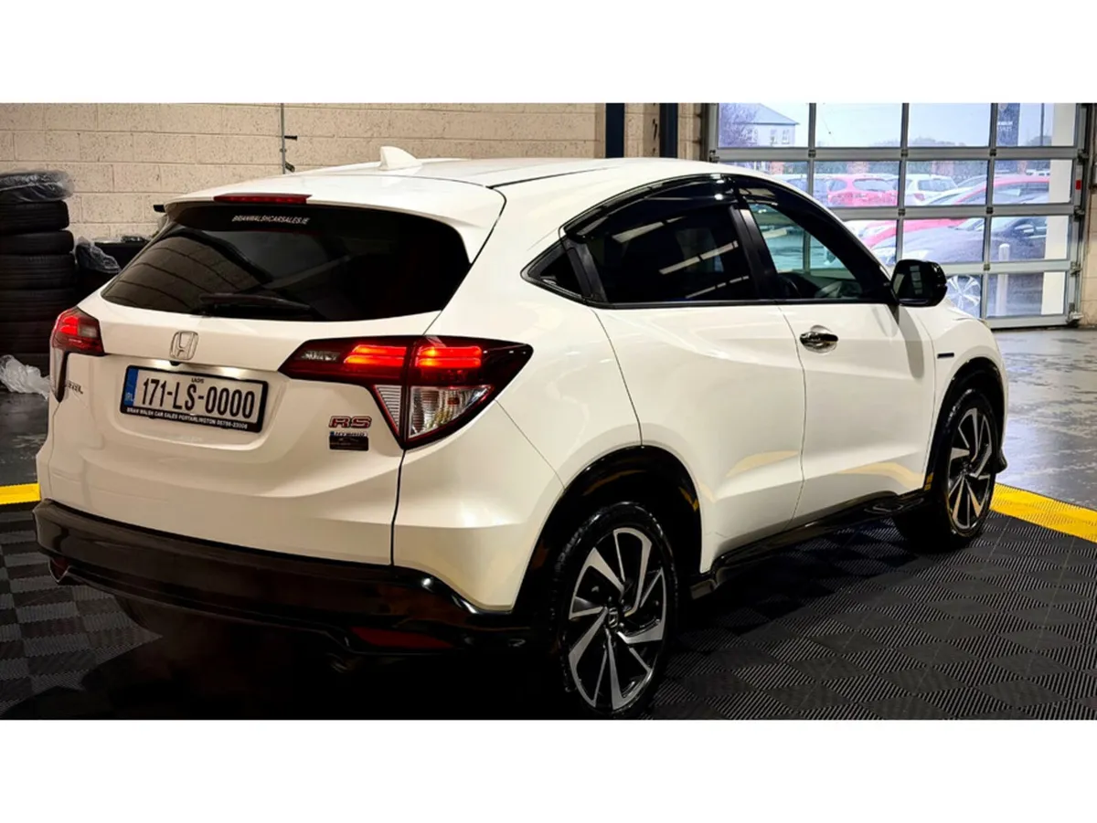 Honda Vezel SUV, Petrol Hybrid, 2017, White