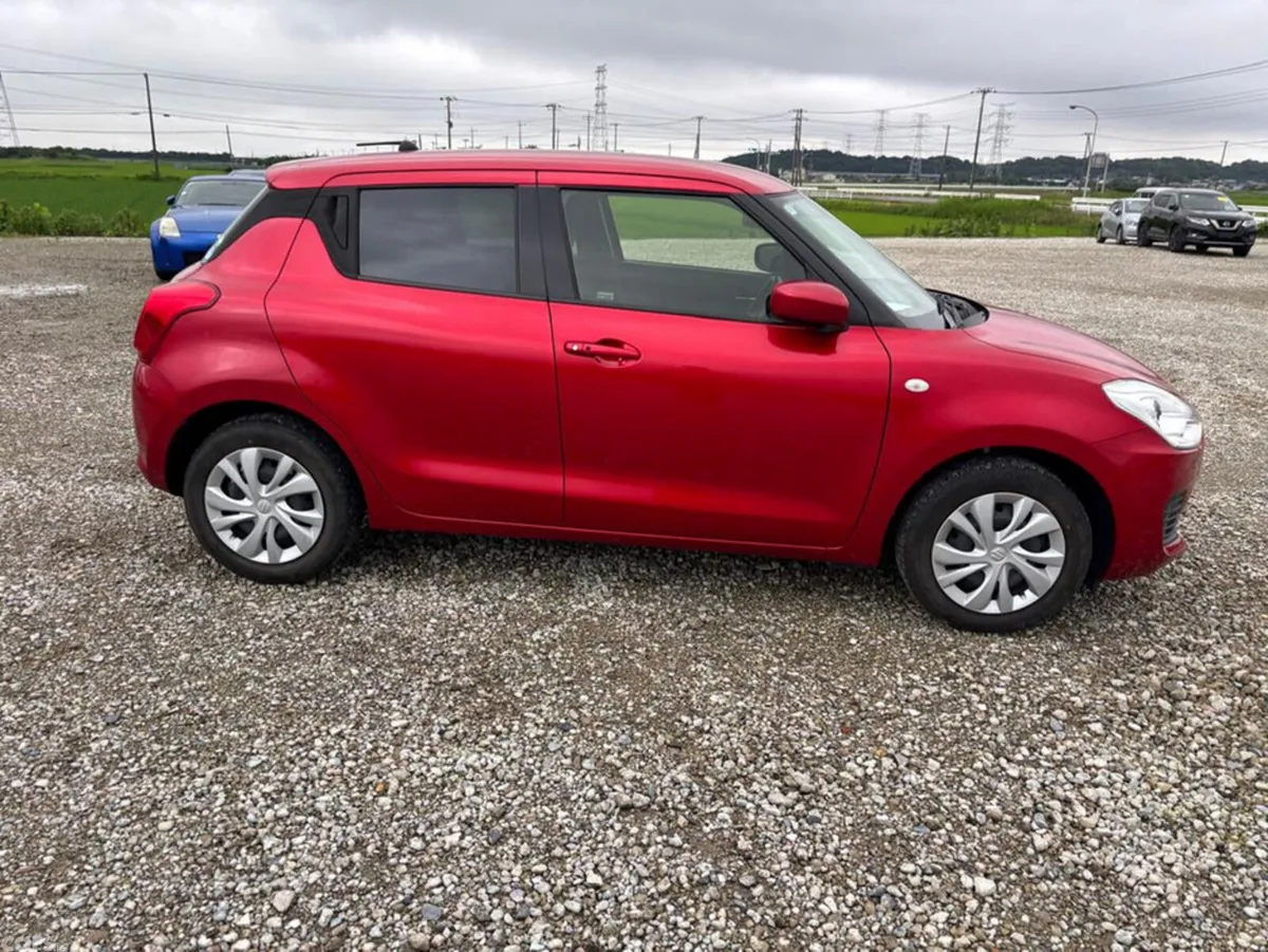 Suzuki Swift Hatchback, Petrol, 2020, Red