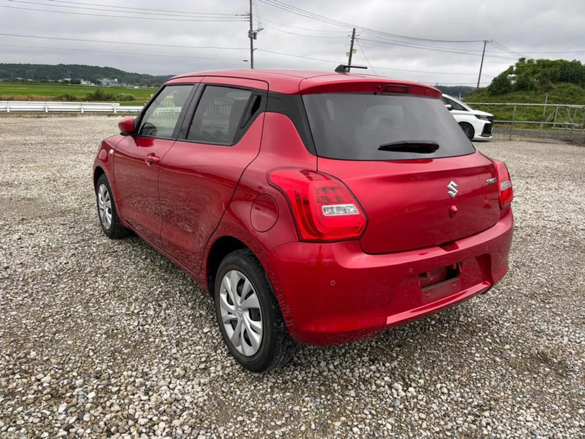 Suzuki Swift Hatchback, Petrol, 2020, Red